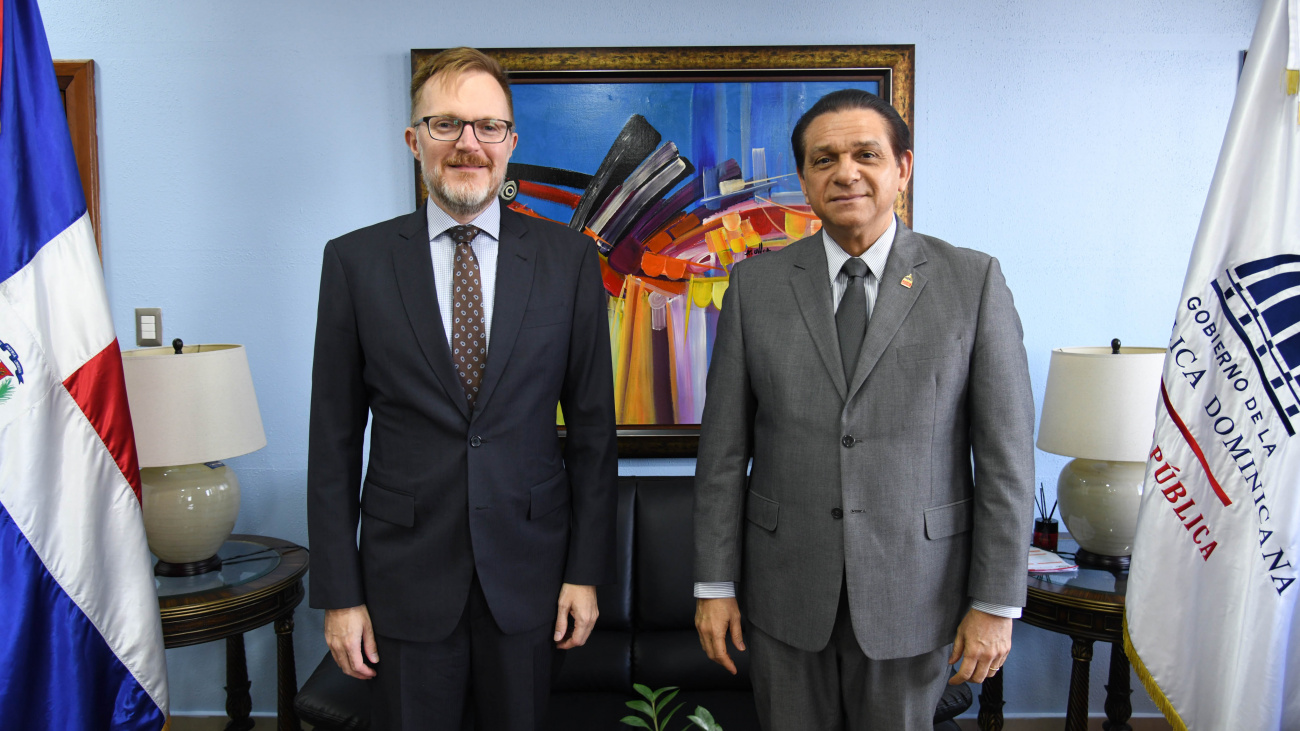 El Gobierno De Los Estados Unidos Dona 1.23 Millones De Dólares En Fármacos Antirretrovirales Al Gobierno Dominicano