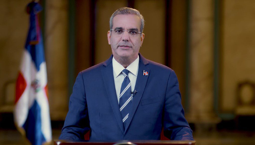 Abinader Pensiona Y Retira A 959 Oficiales Y Subalternos De La Pn