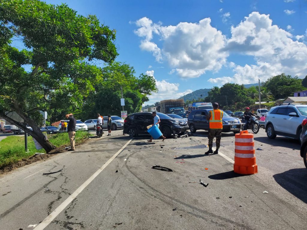 9-1-1 Brinda Asistencia En Accidente De Tránsito Múltiple Ocurrido En Autopista Duarte, La Vega