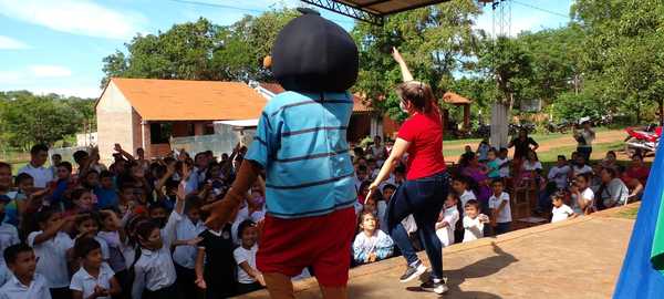 Fundación Lo Hacemos De Corazón Realiza Fiesta Navideña A Cientos De Niños