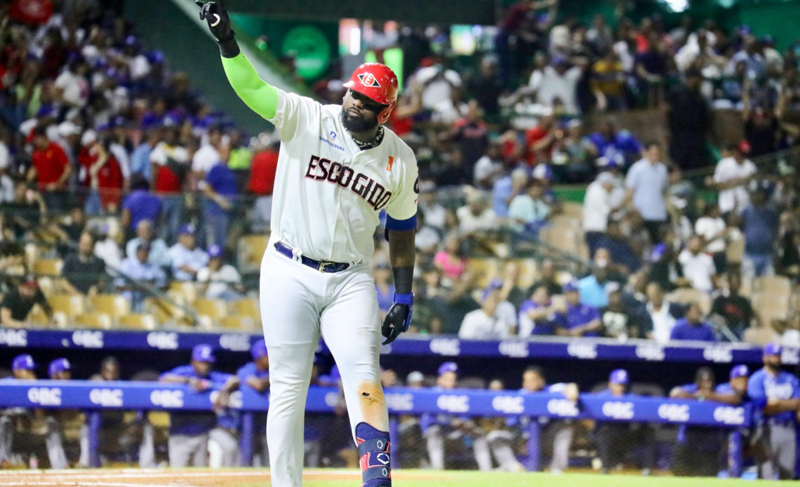 Leones Apalean Al Licey Con Grand Slam De Franmil Reyes