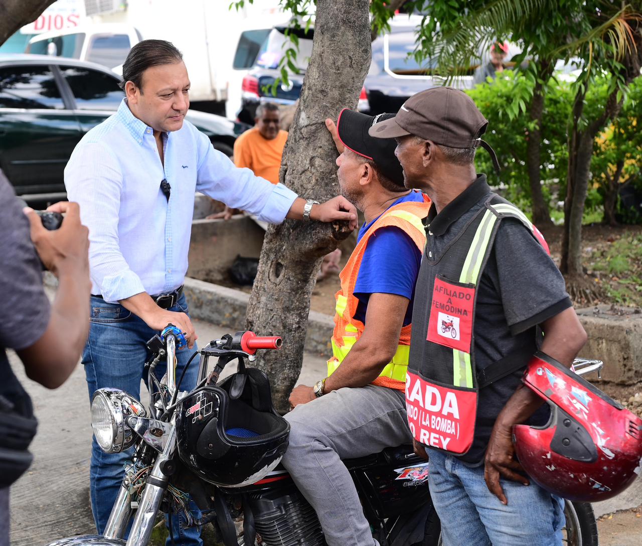 Abel Martínez Visita Barrios Cristo Rey Y La Puya