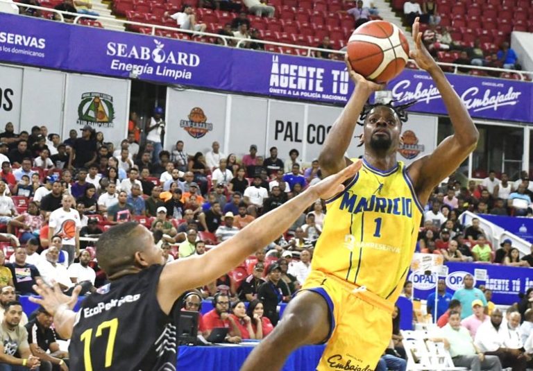Mauricio Báez Da Primer Zarpazo Al Rafael Barias En Inicio Serie Final Del Tbs