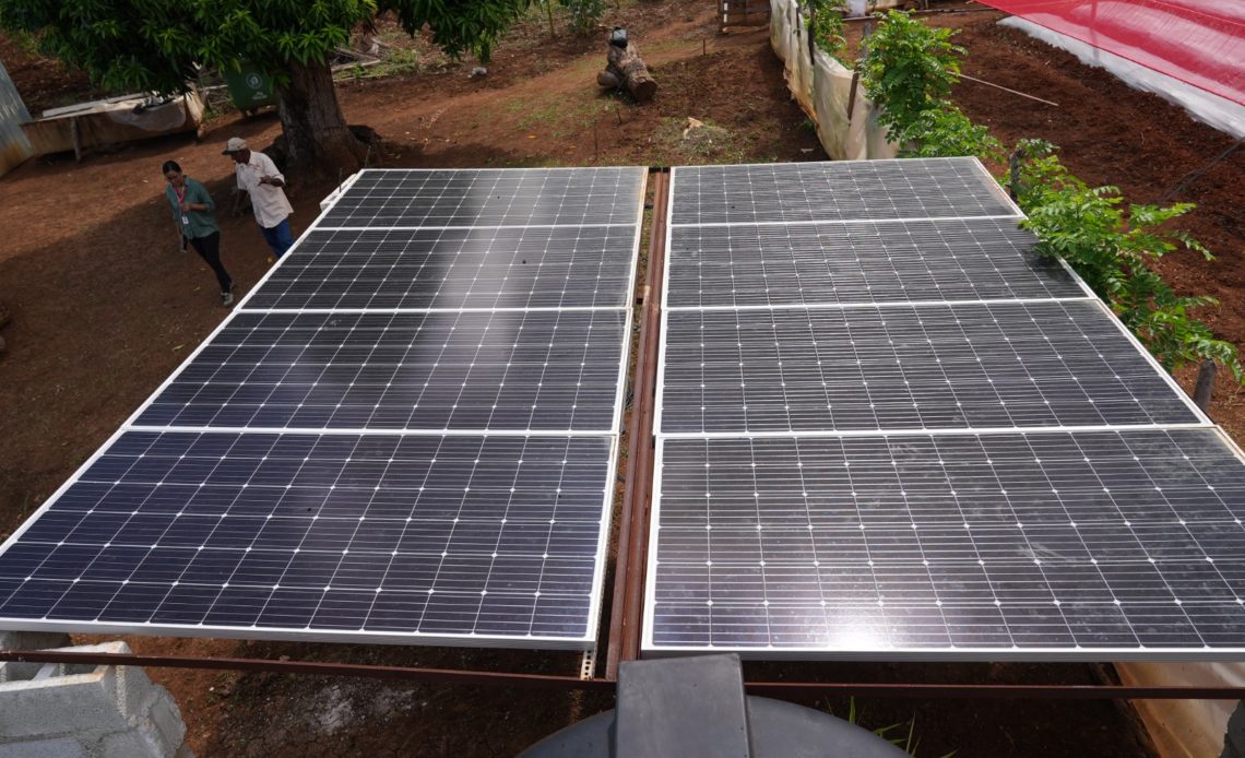 Energía Y Minas Implementa Proyectos De Paneles Solares Para Electrificación Rural En Comunidad De Higüey