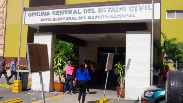 Ciudadanos Se Quejan Por La Suspensión De Servicios En La Junta Del Distrito Nacional