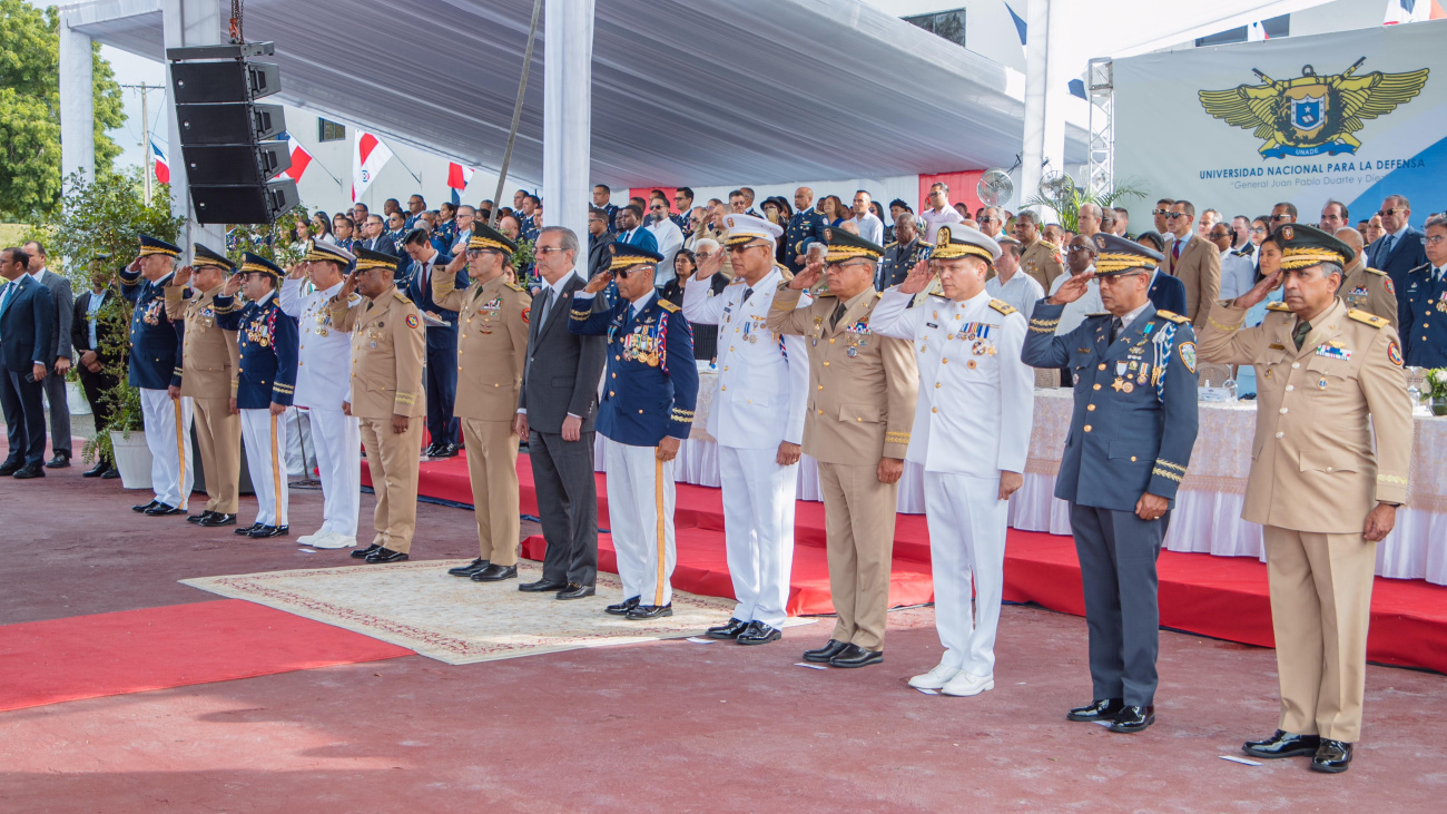 Presidente abinader encabeza graduación cadetes fuerza aérea de la república dominicana