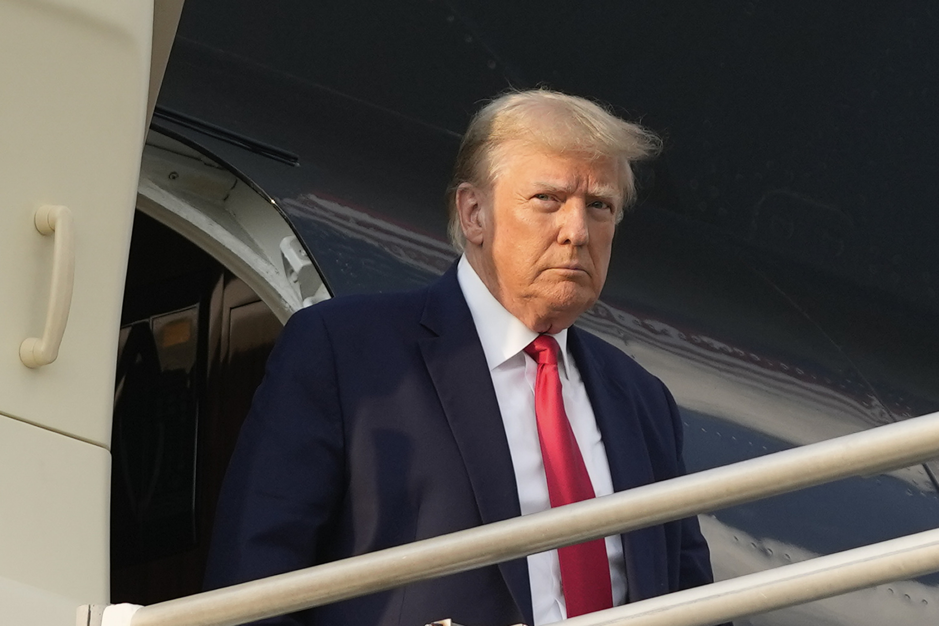 Justicia De Nueva York Acusa A Trump De “inflar” Su Riqueza Para Obtener Beneficios Crediticios Y Fiscales