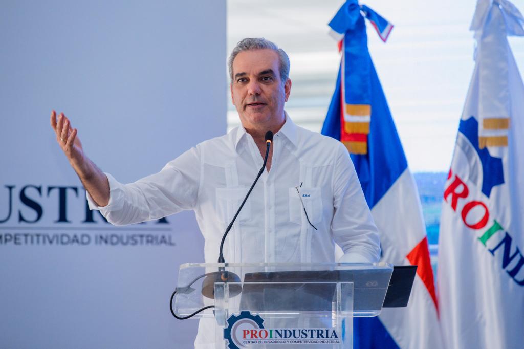 Abinader: Allá Está La Oscuridad Y Aquí Está El Progreso De Rd